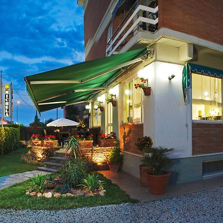 Hotel Michela Марина-ди-Масса Экстерьер фото