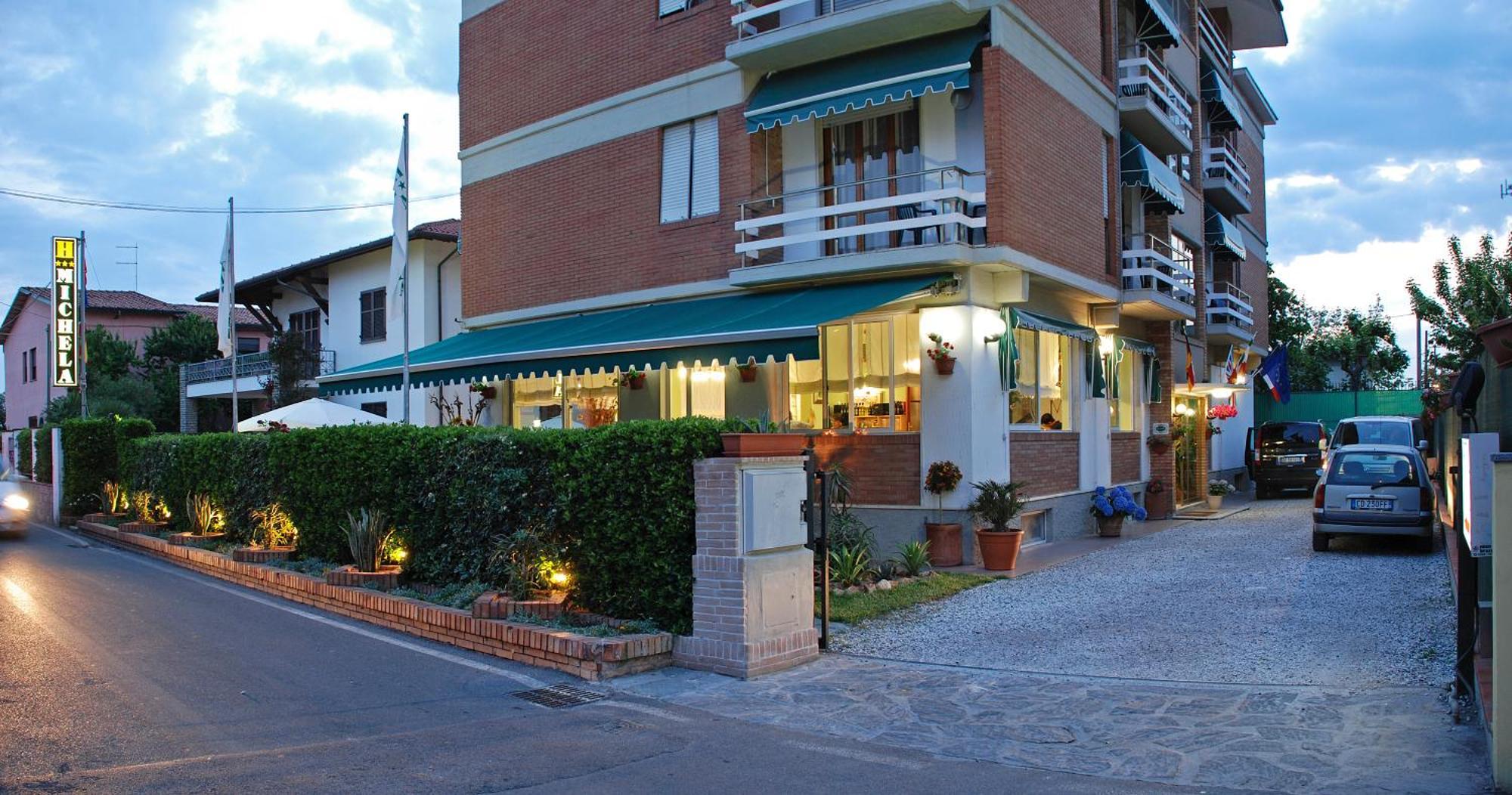 Hotel Michela Марина-ди-Масса Экстерьер фото