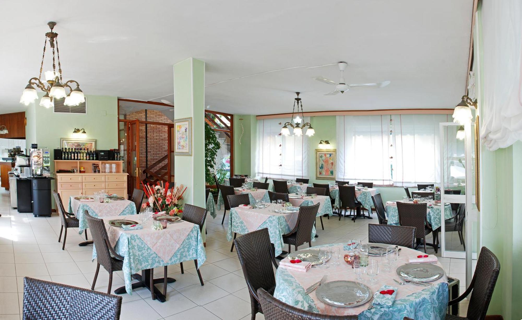 Hotel Michela Марина-ди-Масса Экстерьер фото