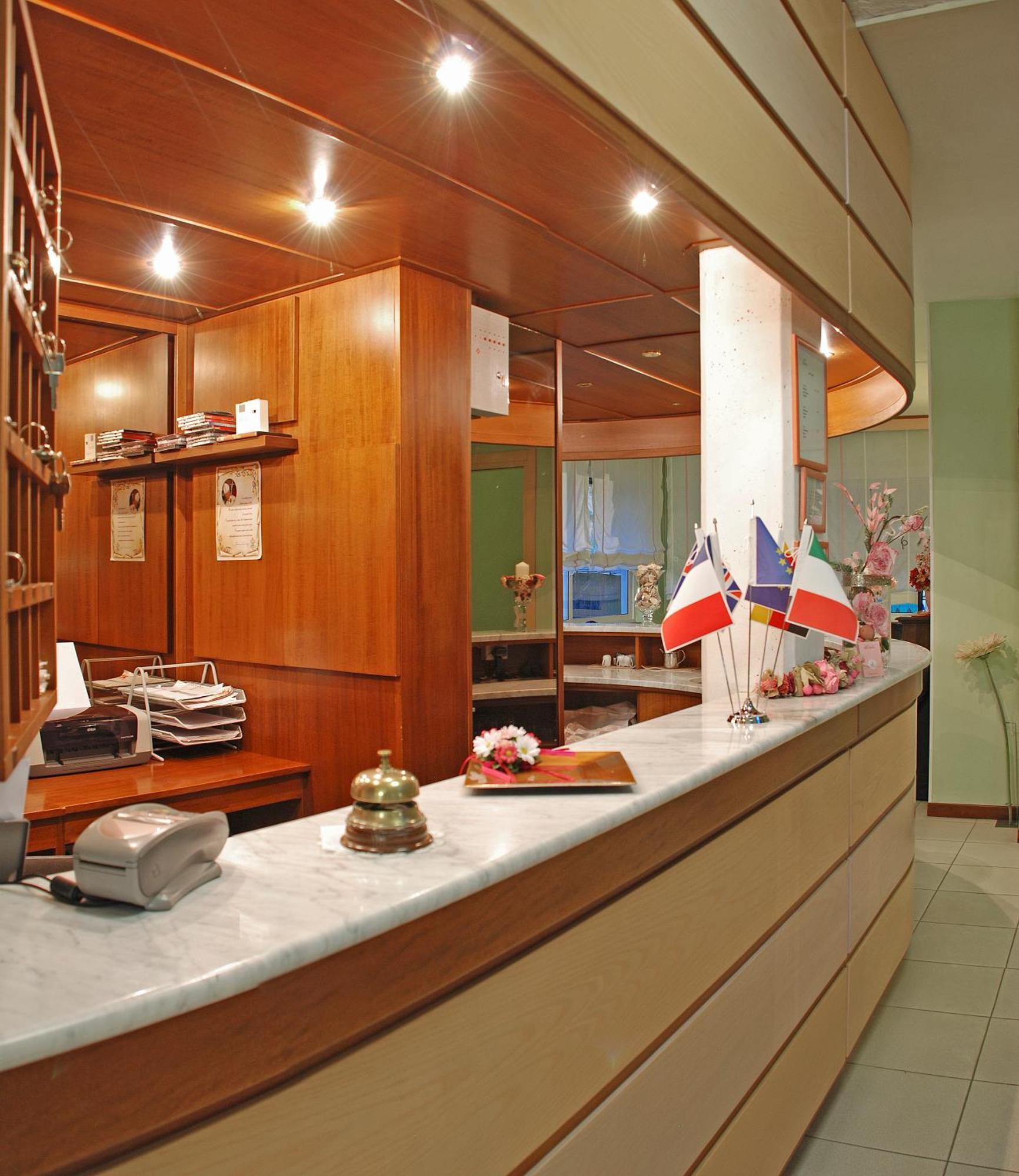 Hotel Michela Марина-ди-Масса Экстерьер фото