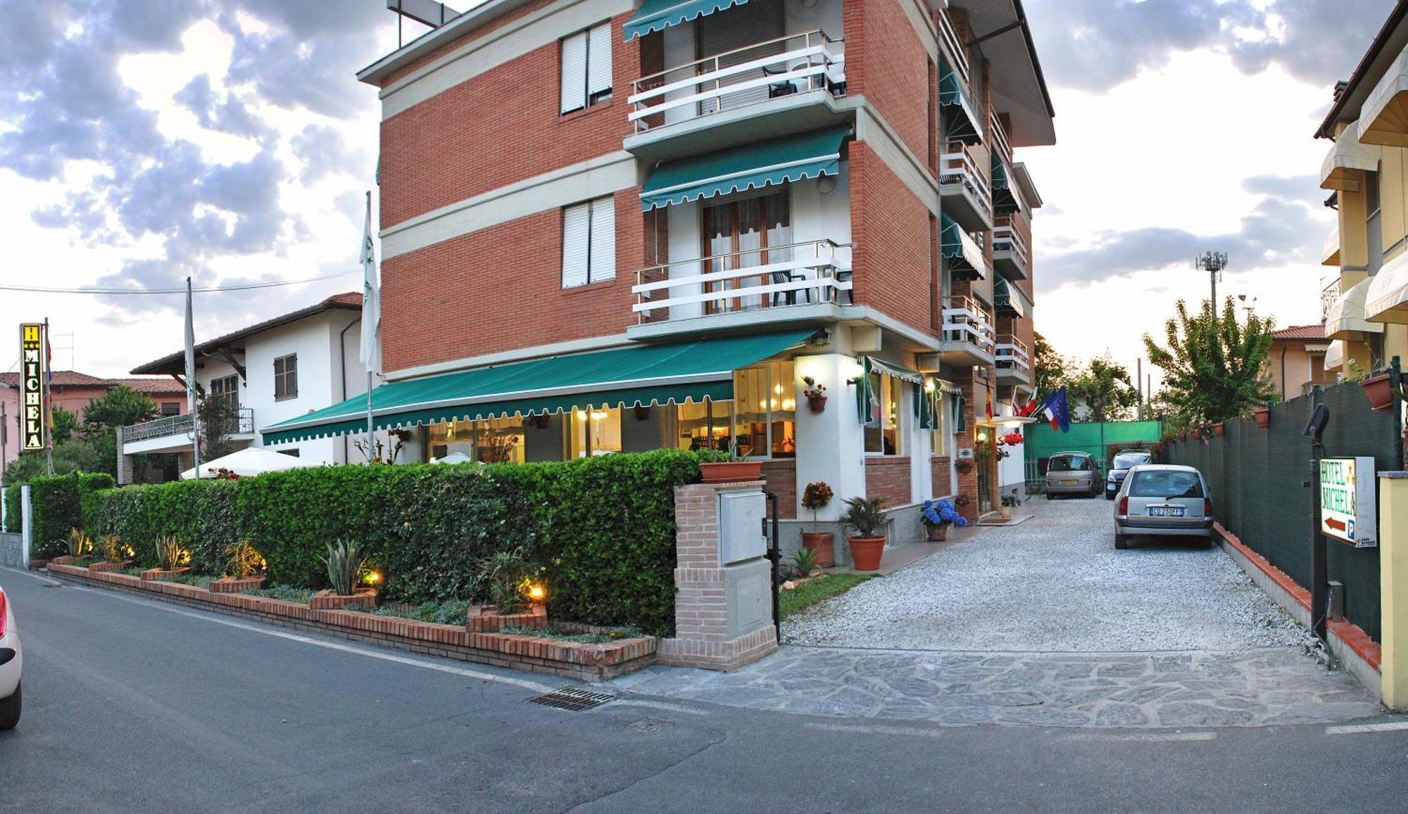 Hotel Michela Марина-ди-Масса Экстерьер фото