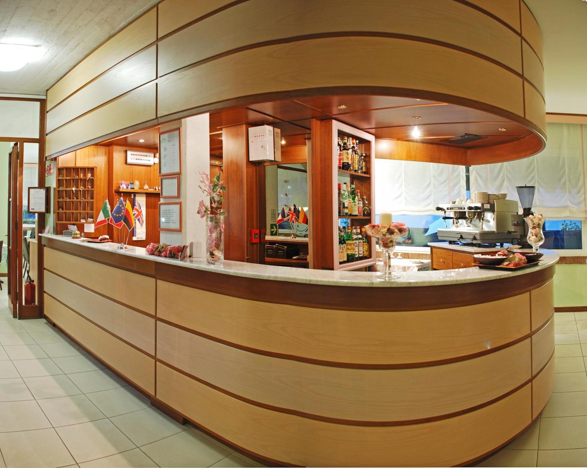 Hotel Michela Марина-ди-Масса Экстерьер фото
