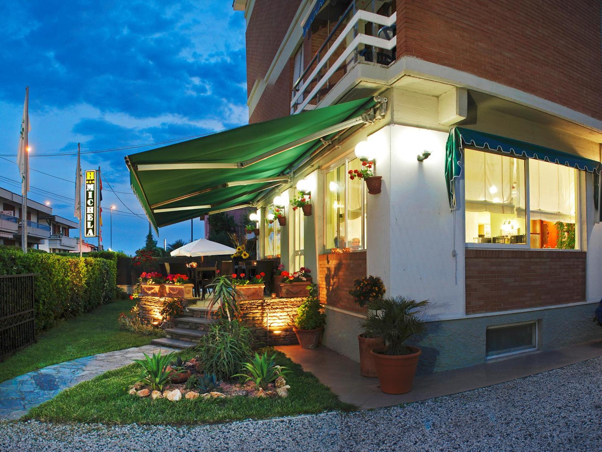 Hotel Michela Марина-ди-Масса Экстерьер фото