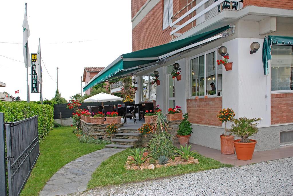 Hotel Michela Марина-ди-Масса Экстерьер фото