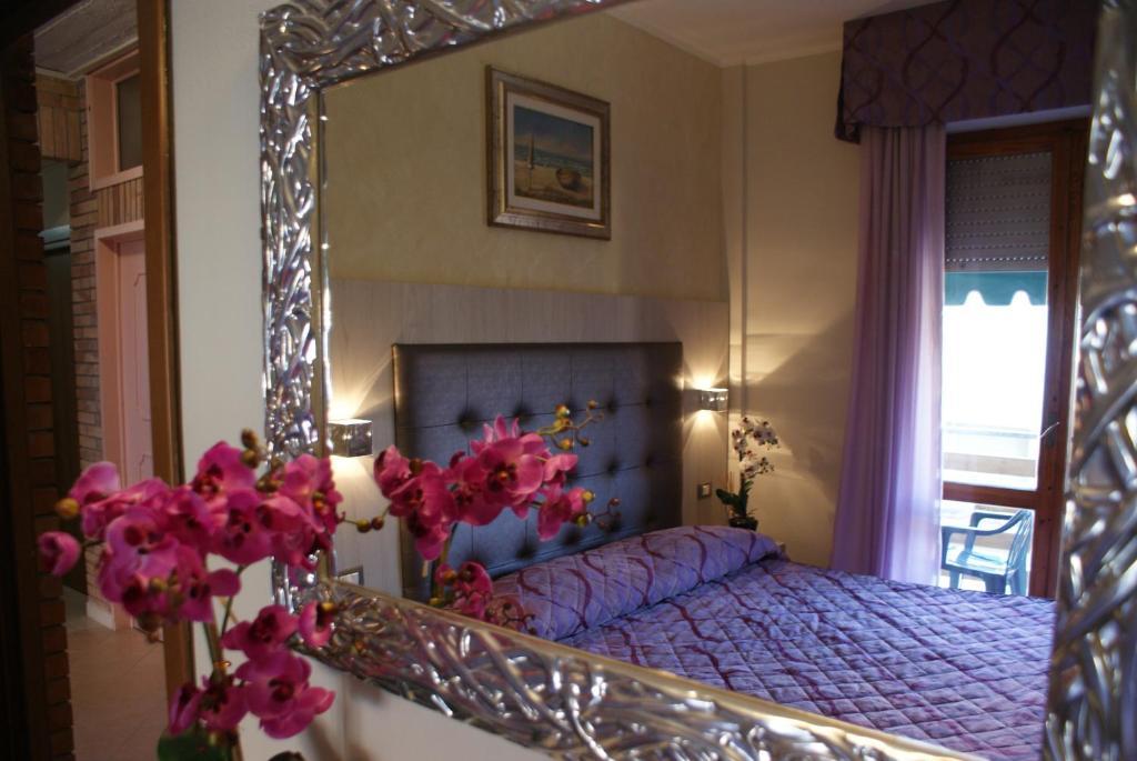 Hotel Michela Марина-ди-Масса Номер фото