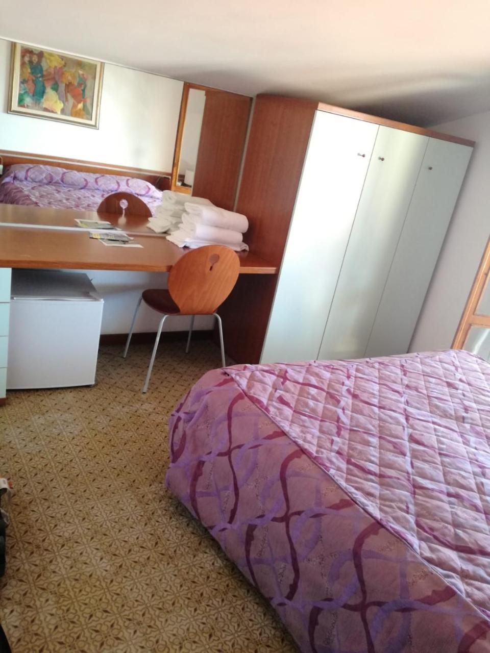 Hotel Michela Марина-ди-Масса Экстерьер фото
