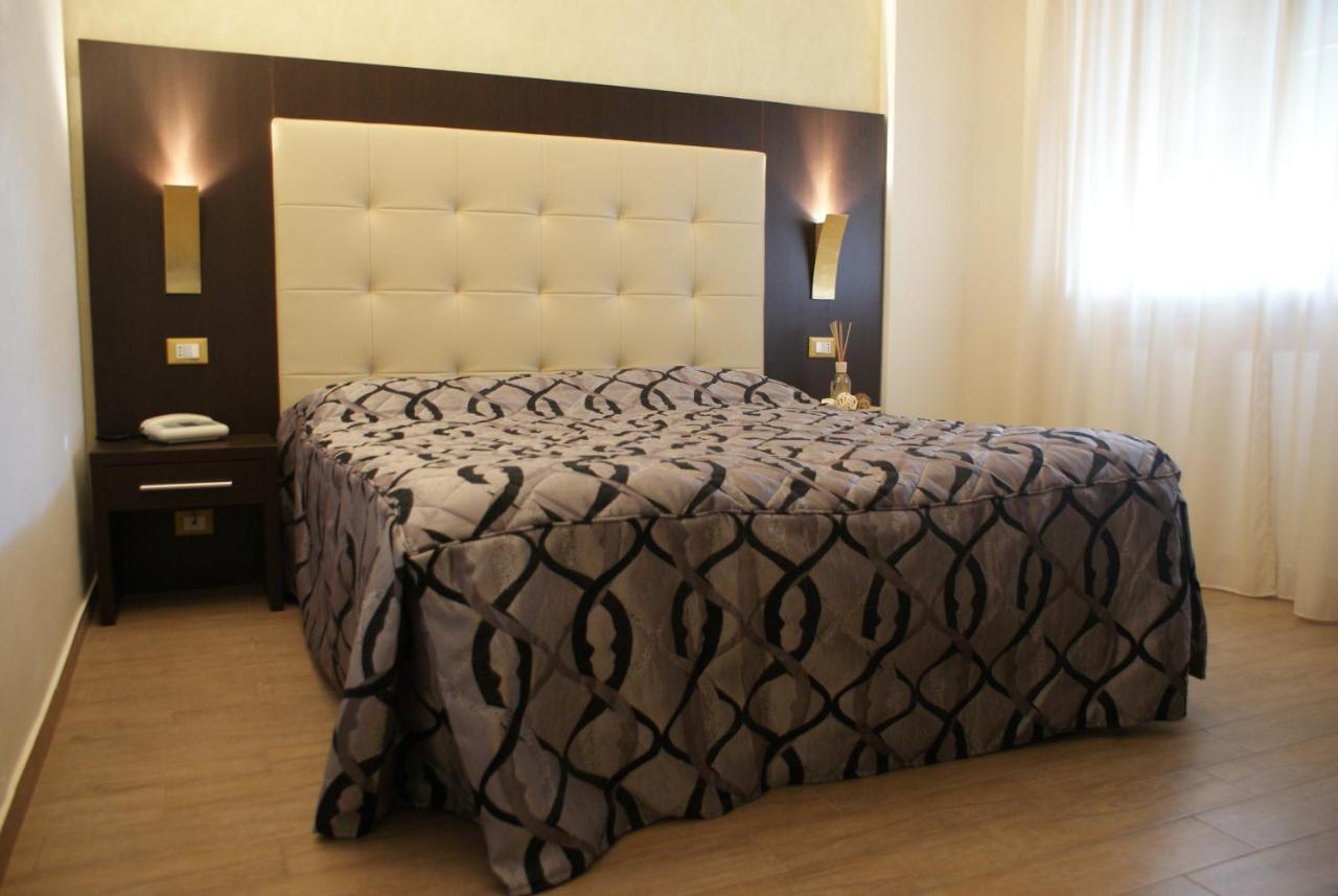 Hotel Michela Марина-ди-Масса Номер фото